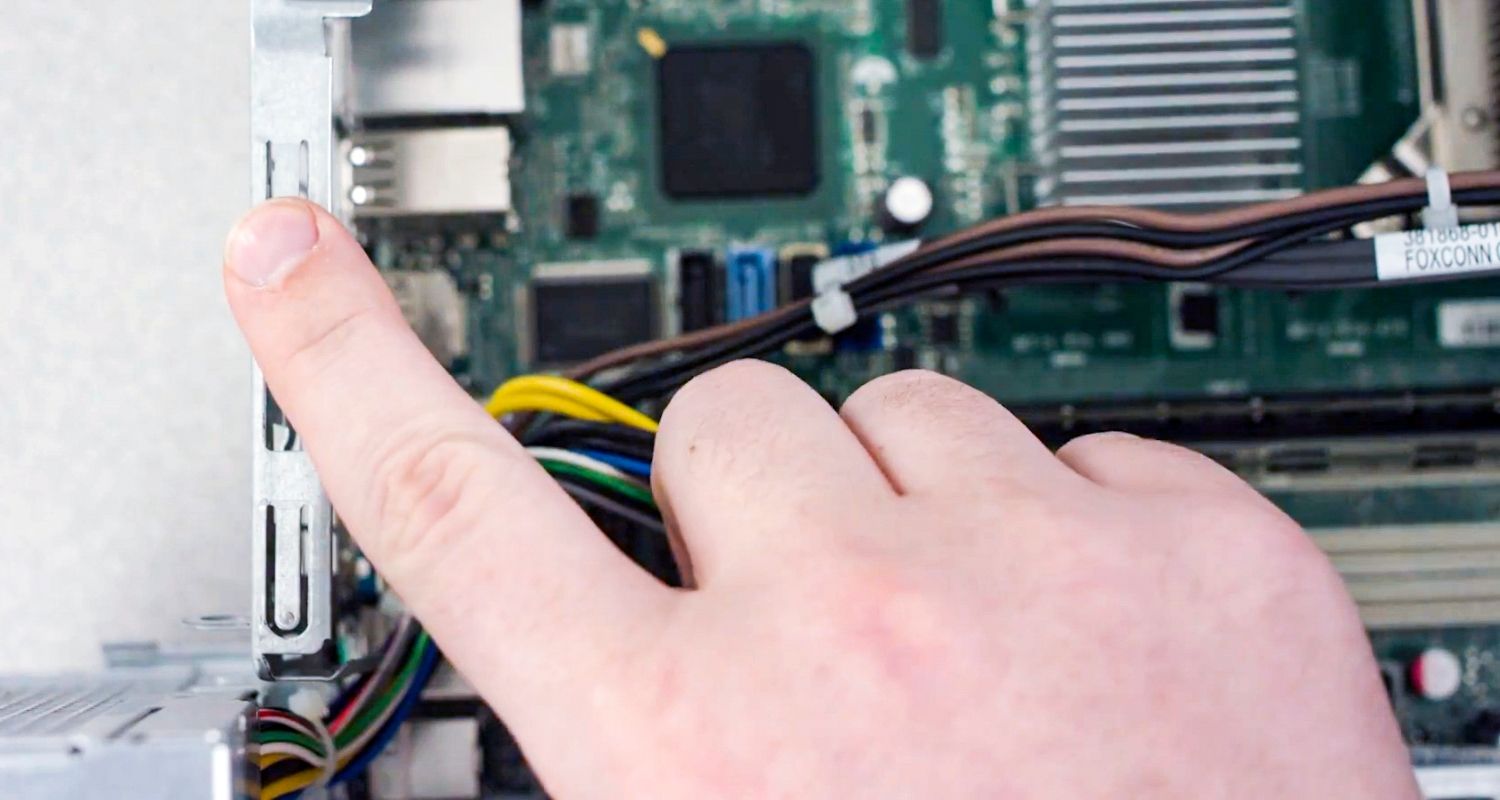 How to install memory in a desktop computer Crucial MX