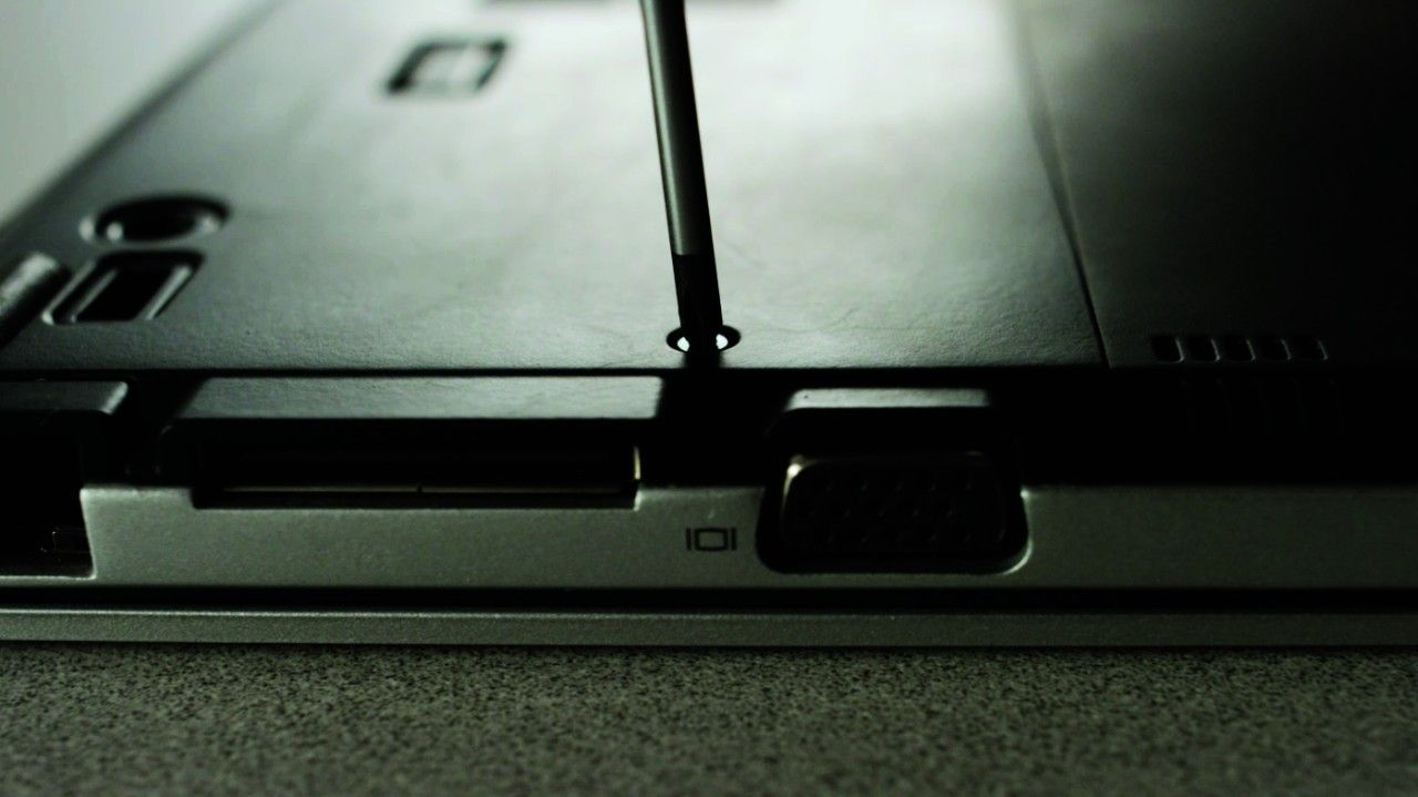 Cómo desmontar y rearmar una computadora portátil | Crucial MX