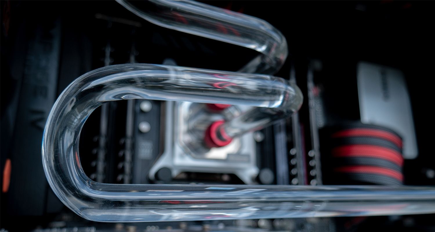 Una computadora refrigerada a agua.